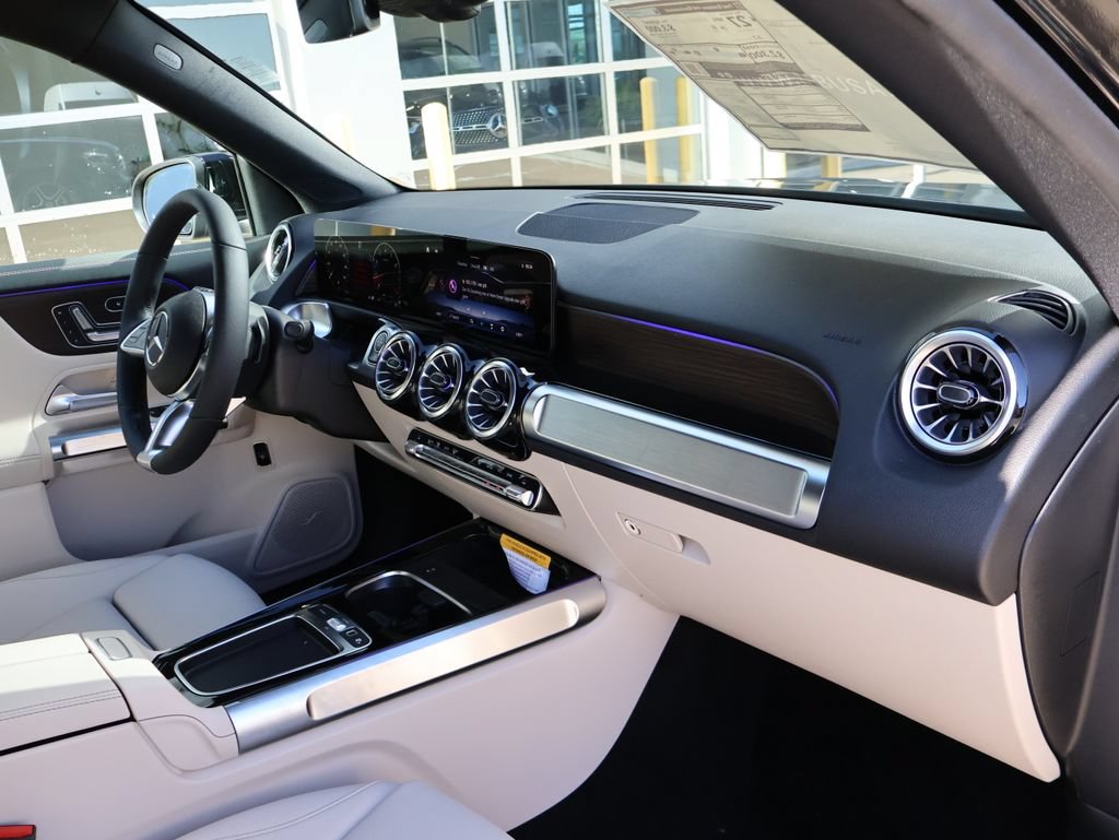 New 2026 Mercedes-Benz GLB 250 4MATIC image 11