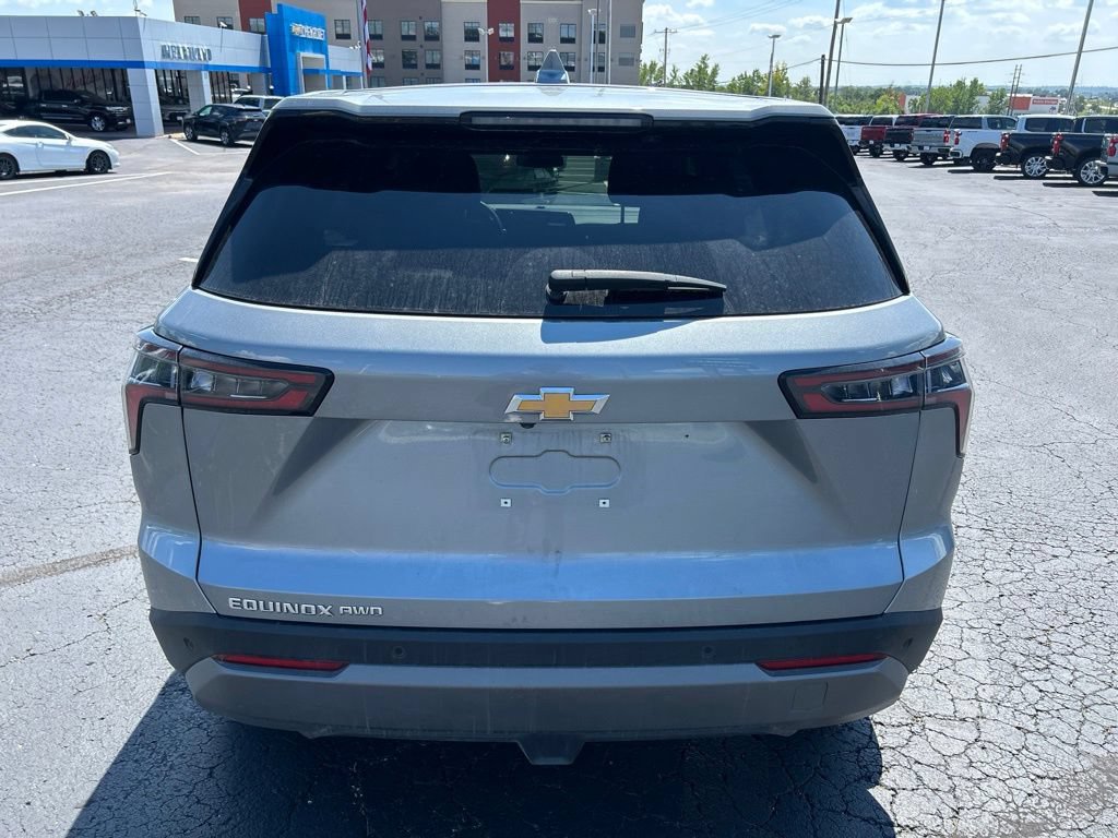 Used 2026 Chevrolet Equinox LT AWD/4WD image 6