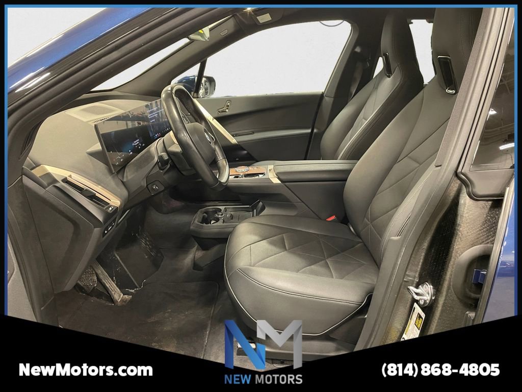 Used 2024 BMW iX xDrive50 image 9
