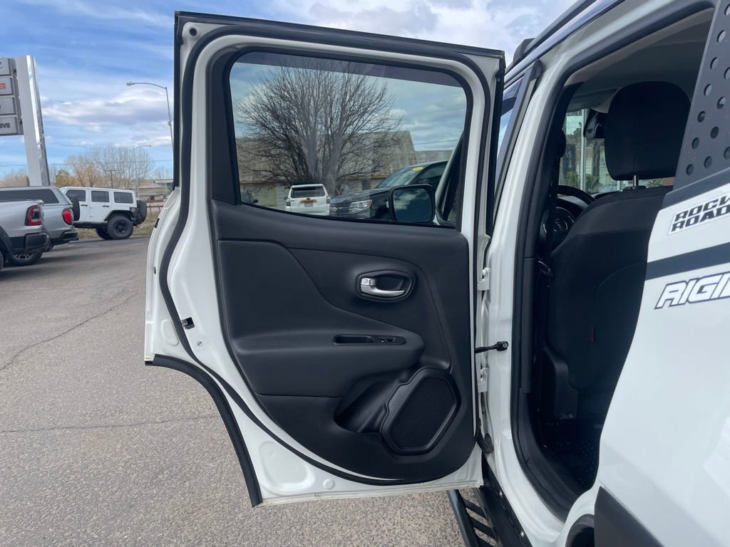 Used 2022 Jeep Renegade Trailhawk image 17