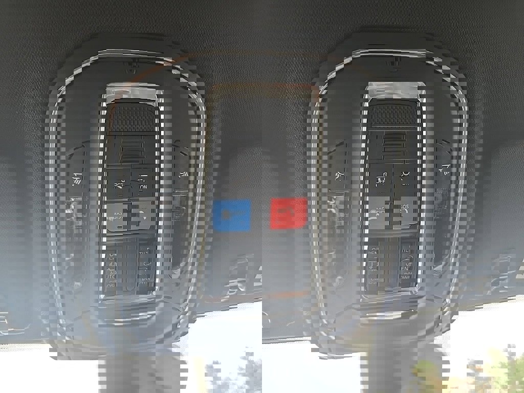 New 2025 Jeep Grand Cherokee Laredo X image 32