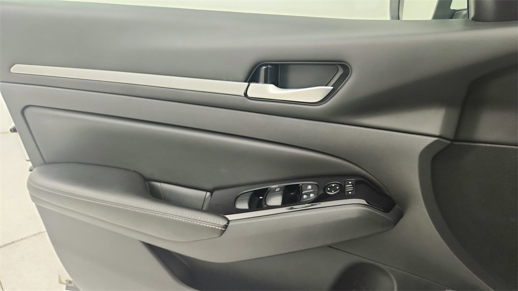 Used 2023 Nissan Altima 2.5 SV image 22