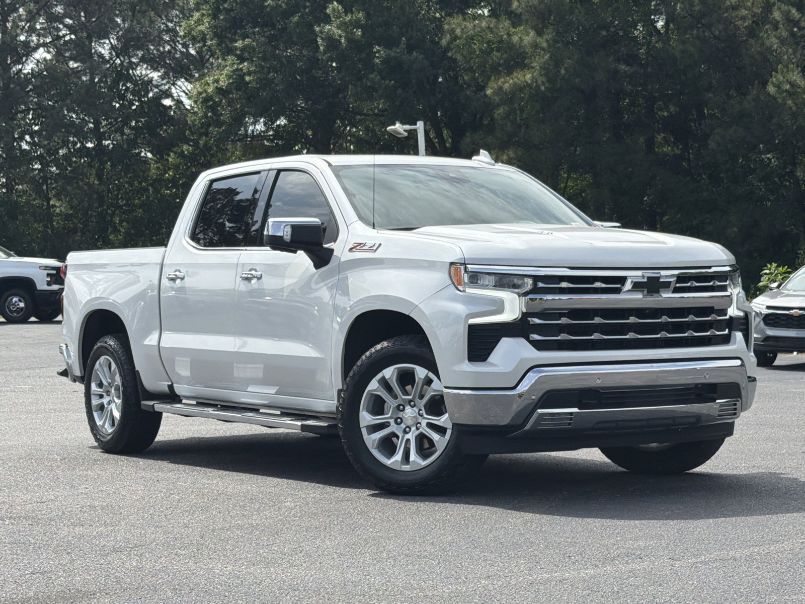 Used 2023 Chevrolet Silverado 1500 LTZ w/ LTZ Premium Package AWD/4WD image 2