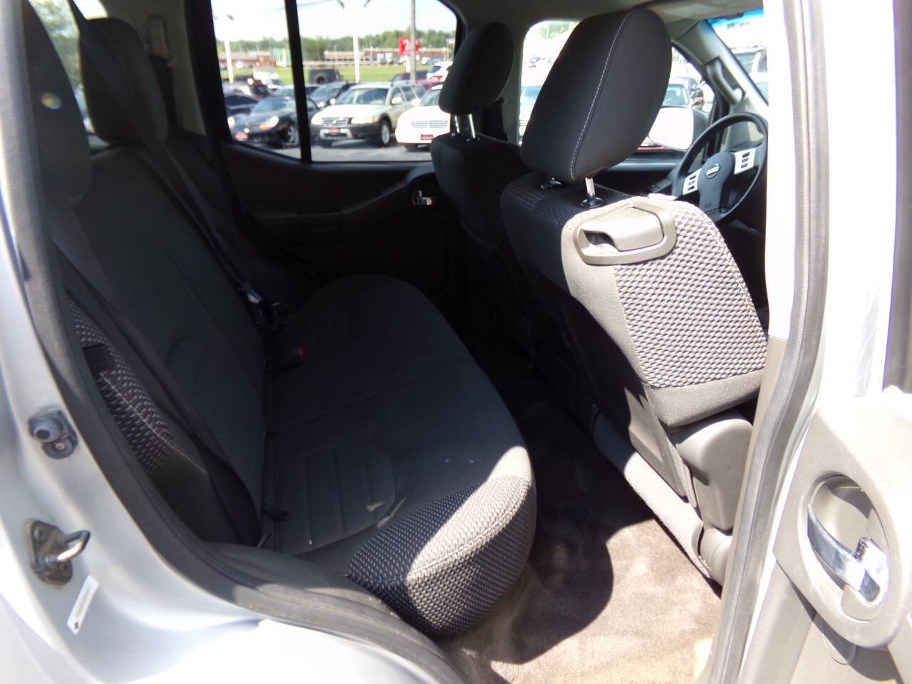 Used 2013 Nissan Xterra S AWD/4WD image 26