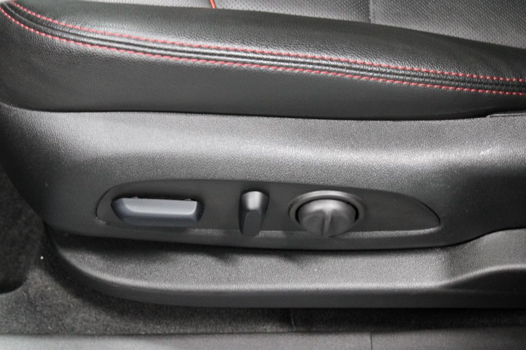 Used 2024 Chevrolet Equinox RS w/ RS Leather Package AWD/4WD image 24