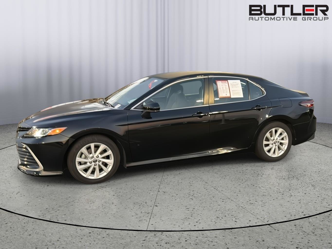 Certified 2022 Toyota Camry LE FWD image 3