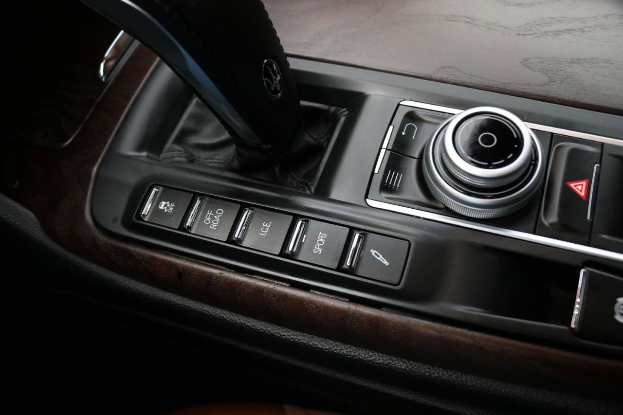 Used 2020 Maserati Levante image 43