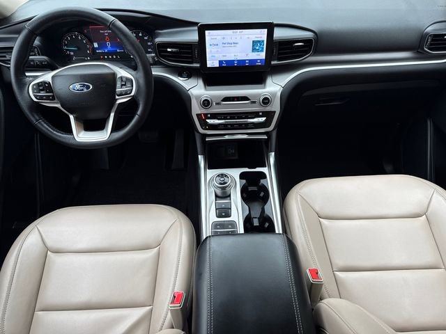 Used 2021 Ford Explorer XLT w/ Equipment Group 202A RWD image 12