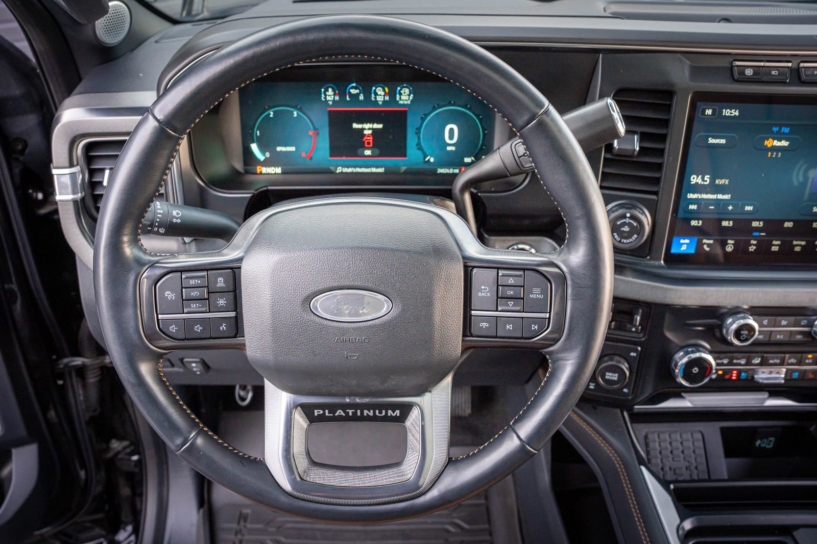 Used 2023 Ford F350 Platinum image 17