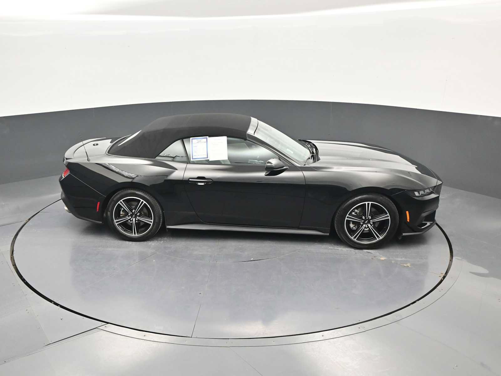Used 2025 Ford Mustang Premium RWD image 33