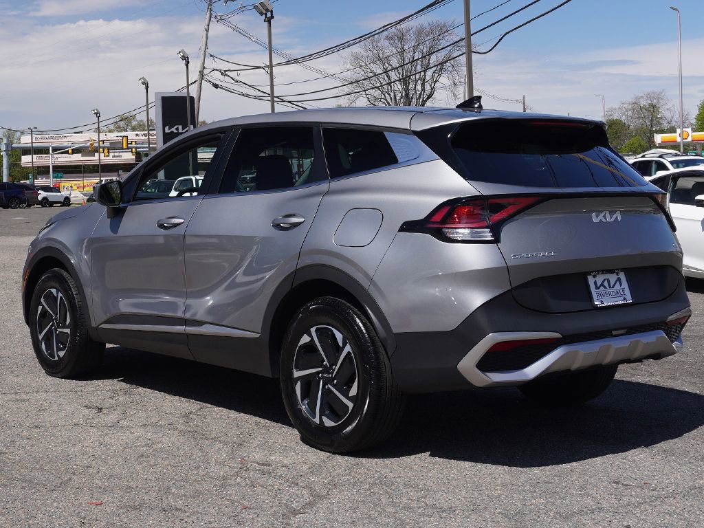 Used 2023 Kia Sportage LX image 8