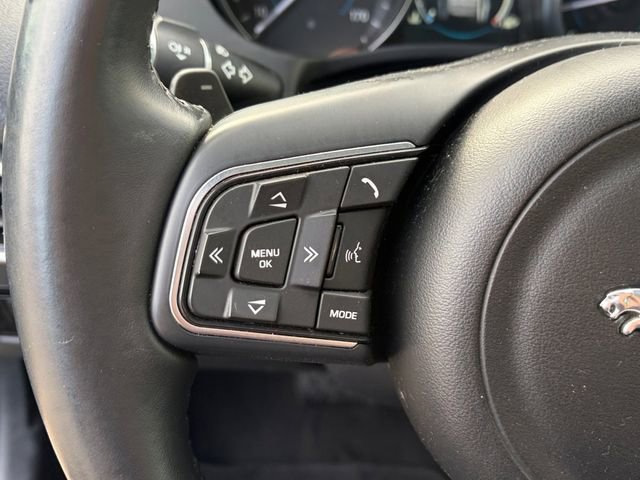 Used 2017 Jaguar XE RWD image 5