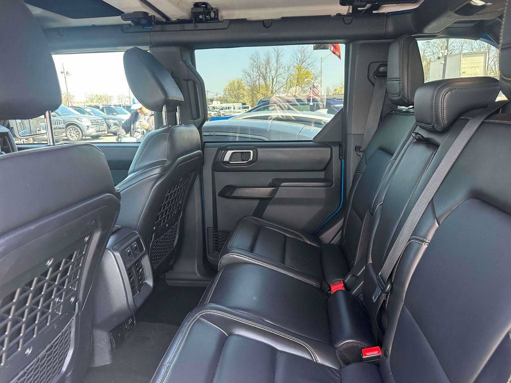 Certified 2025 Ford Bronco Badlands AWD/4WD image 11