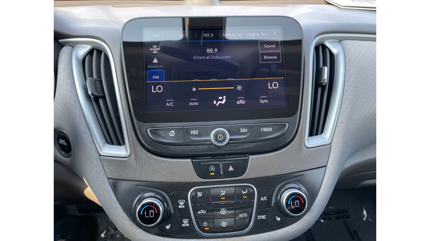 Used 2022 Chevrolet Malibu LT FWD image 18
