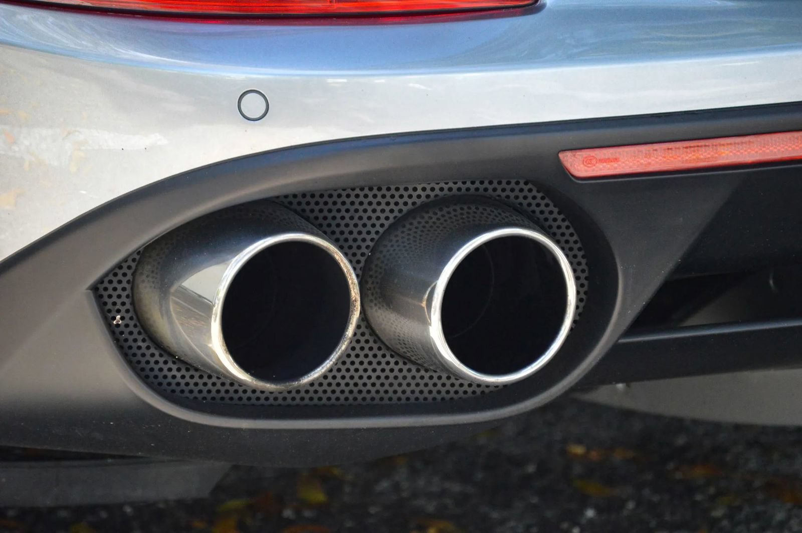 Used 2015 Ferrari California T RWD image 20
