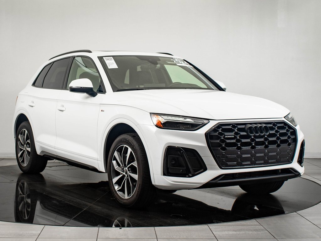Certified 2024 Audi Q5 2.0T Premium w/ Summer of Audi Package image 12
