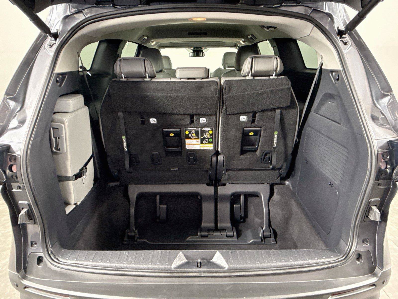 Certified 2025 Toyota Sienna XLE FWD image 37