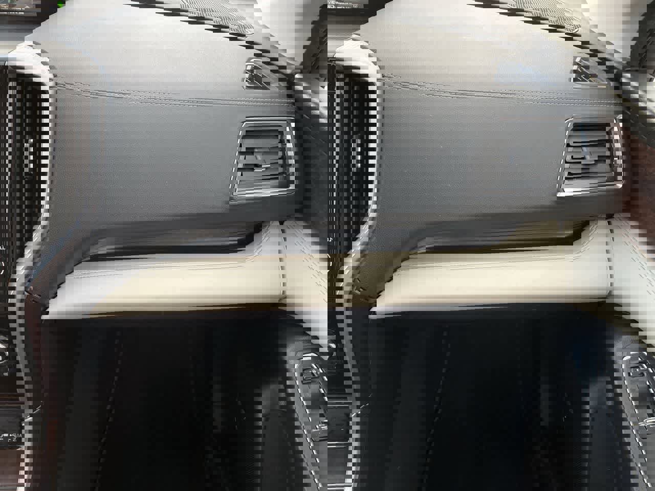 Used 2019 Subaru Ascent Touring w/ Popular Package #3 image 16