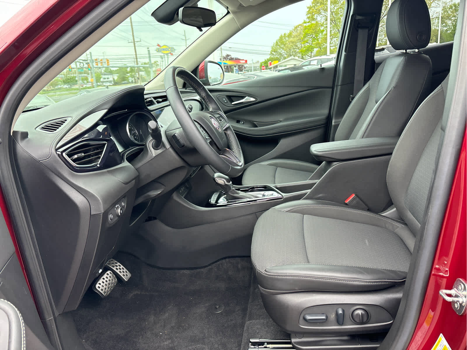 Used 2023 Buick Encore GX Select w/ Sport Touring Package FWD image 8