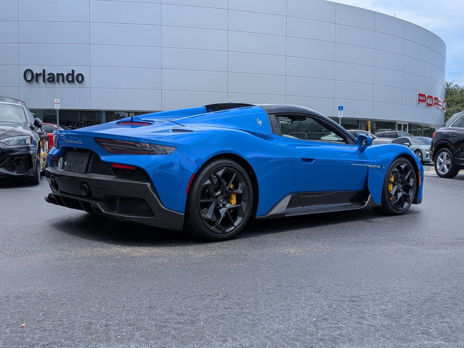 Used 2023 Maserati MC20 Spyder RWD image 9