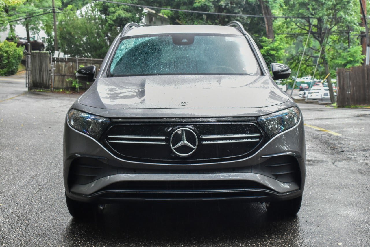 Used 2022 Mercedes-Benz EQB 300 4MATIC image 11