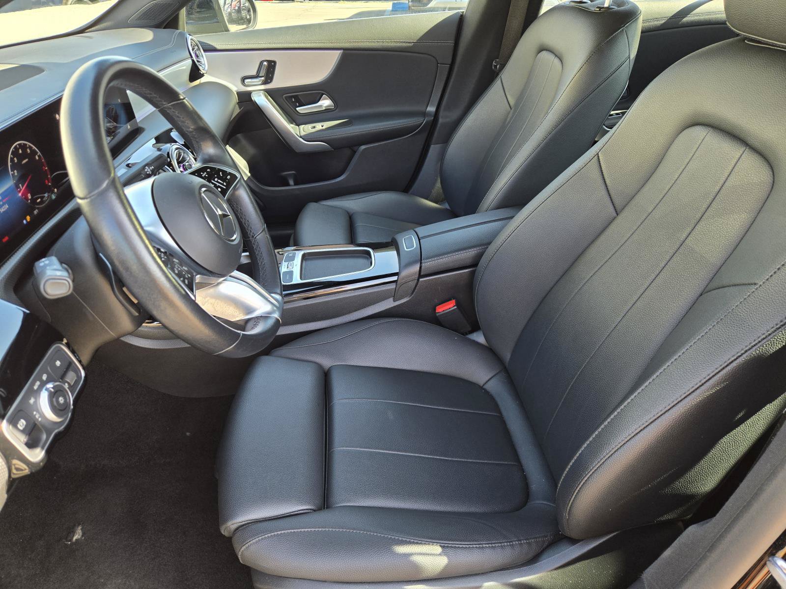 Used 2025 Mercedes-Benz CLA 250 4MATIC image 21