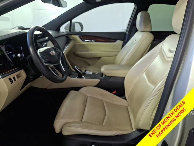 Used 2017 Cadillac XT5 Luxury w/ Driver Awareness Package FWD image 16