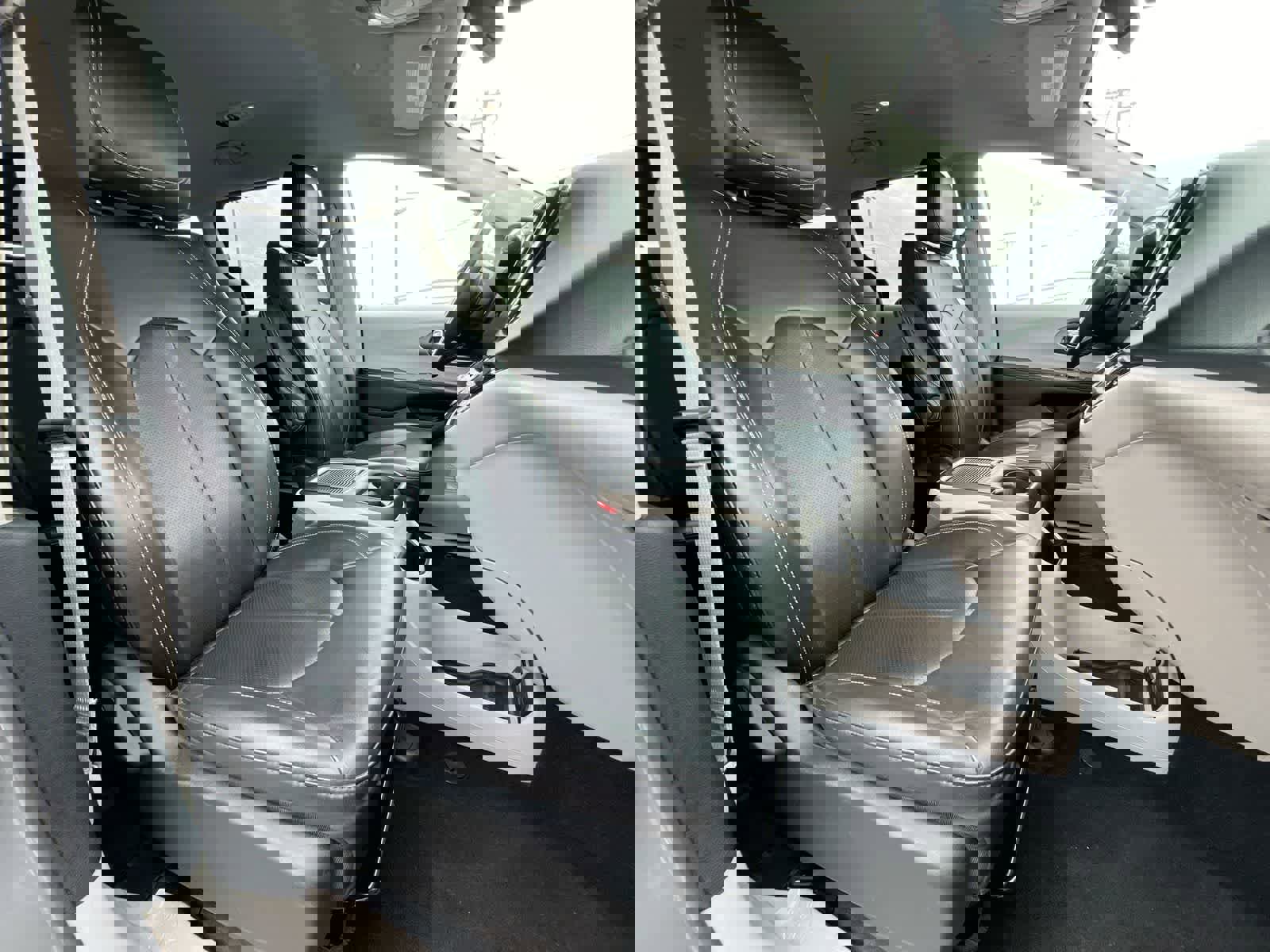 Used 2023 Chrysler Pacifica Touring-L image 21