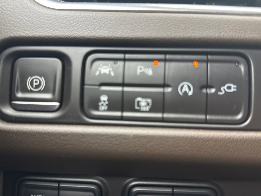 Used 2024 Chevrolet Tahoe LT image 30