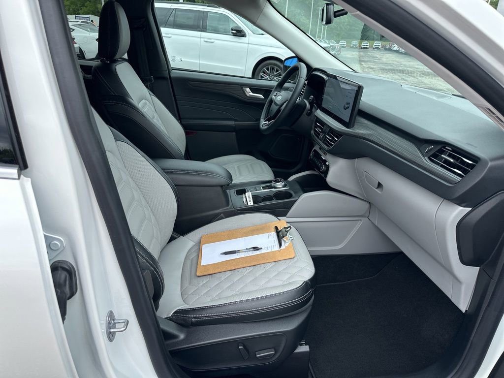 Used 2024 Ford Escape Platinum w/ Premium Technology Package AWD/4WD image 20