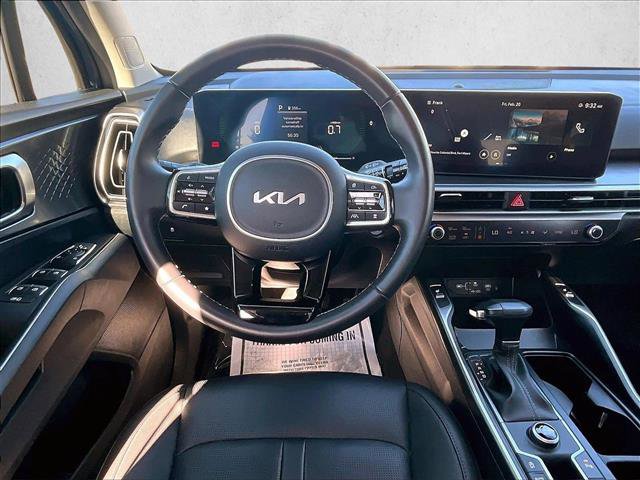 Used 2024 Kia Sorento S image 7