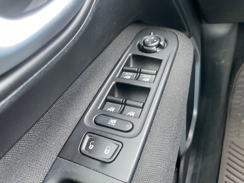 Used 2020 Jeep Renegade Sport w/ Sport Appearance Group FWD image 22