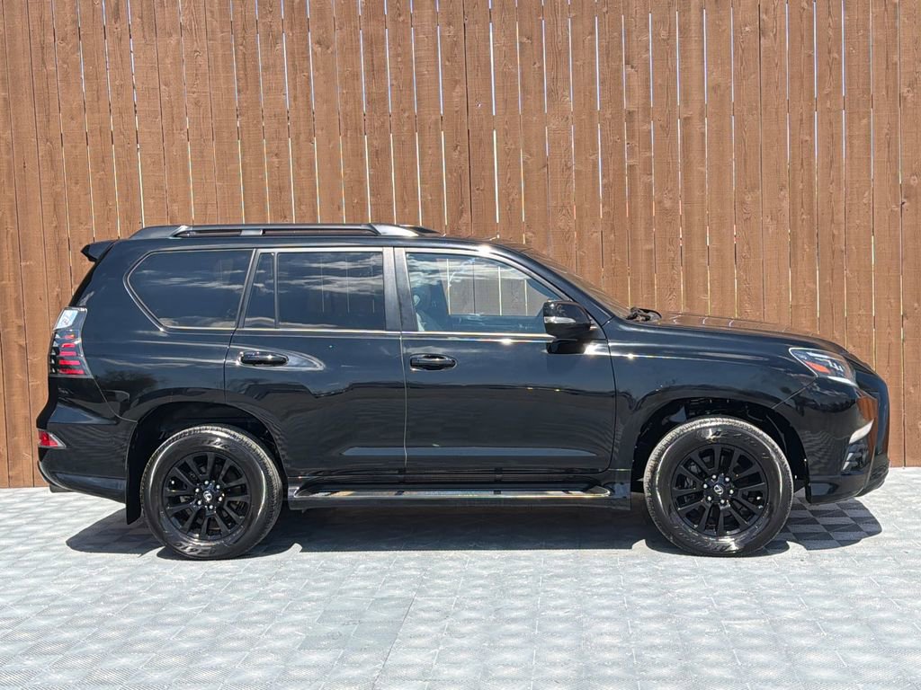 Used 2023 Lexus GX 460 w/ Black Line Special Edition image 15