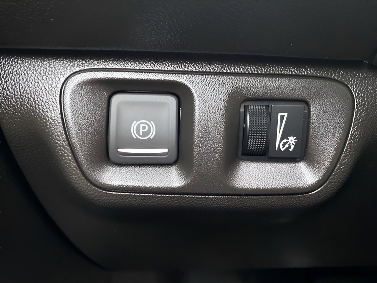 Used 2023 GMC Acadia SLE w/ Driver Convenience Package image 19