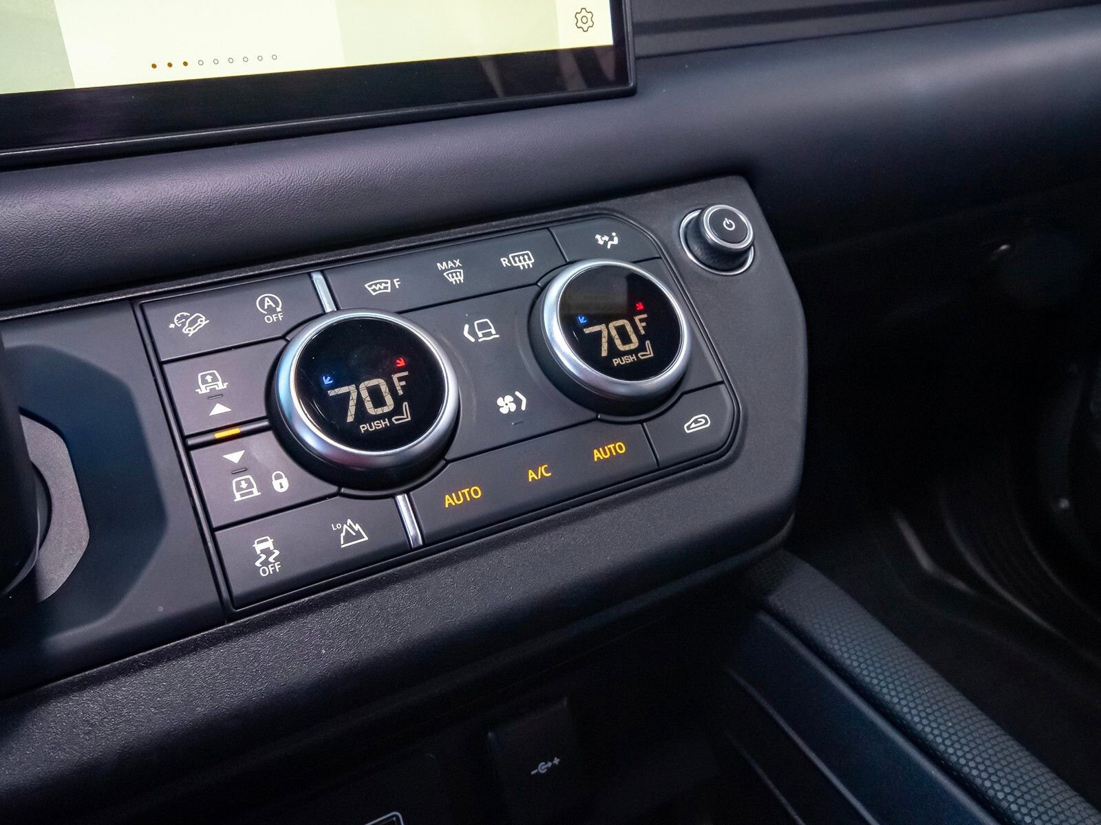 Used 2022 Land Rover Defender 110 V8 image 29