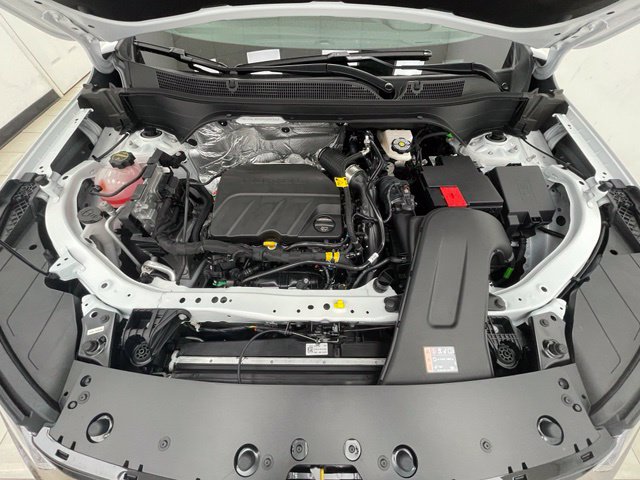 New 2026 Chevrolet Trax RS w/ Sunroof Package FWD image 16