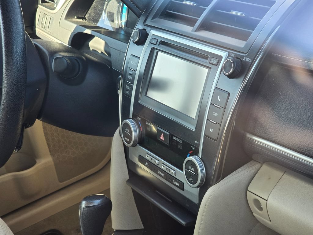 Used 2013 Toyota Camry LE FWD image 15