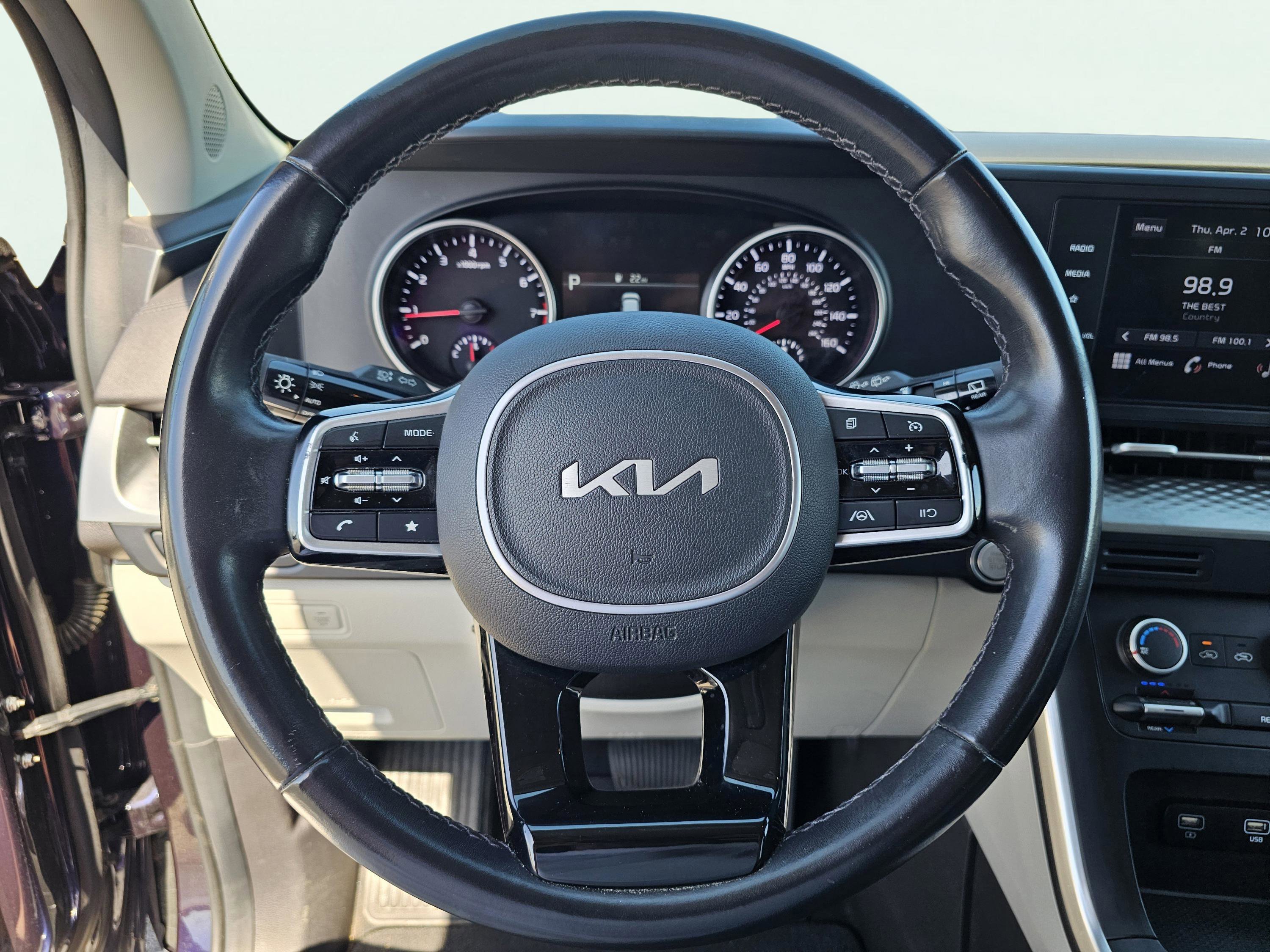 Used 2023 Kia Carnival LX image 19