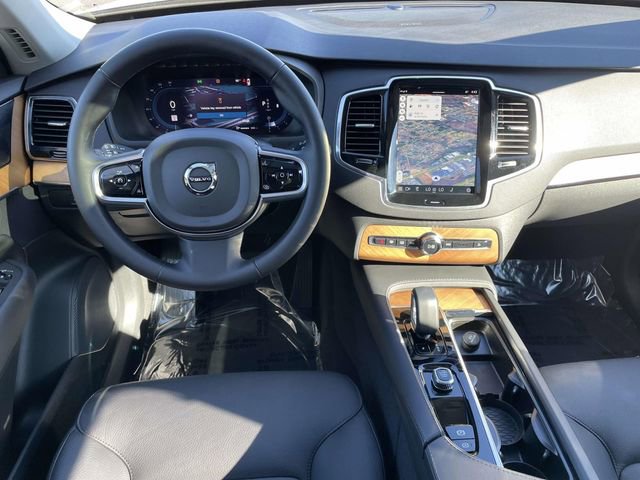 Used 2025 Volvo XC90 B6 Plus image 9