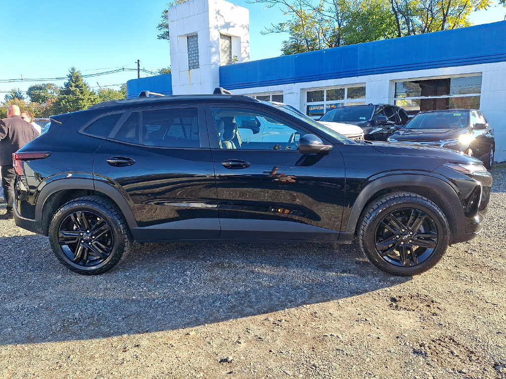 Certified 2025 Chevrolet Trax ACTIV w/ Driver Confidence Package FWD image 9