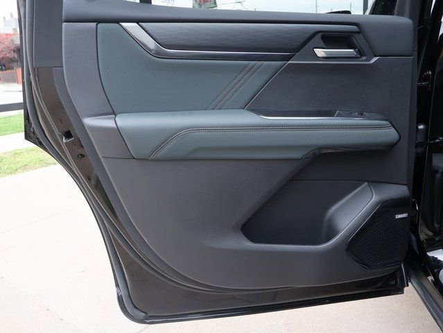 Used 2025 GMC Acadia AT4 w/ Super Cruise Package image 19