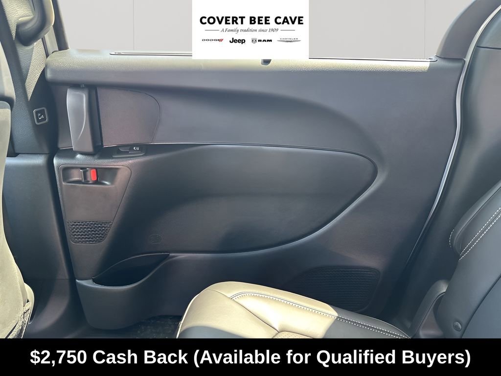 New 2026 Chrysler Voyager LX image 32