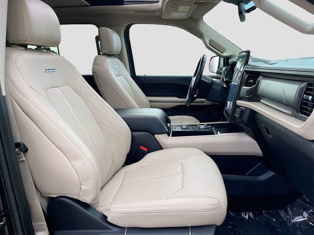 Used 2023 Ford Expedition Platinum image 30