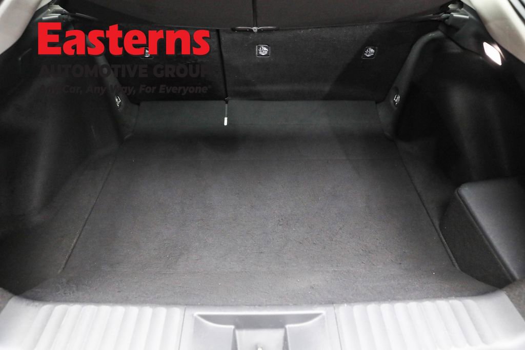 Used 2024 Toyota Prius LE image 9