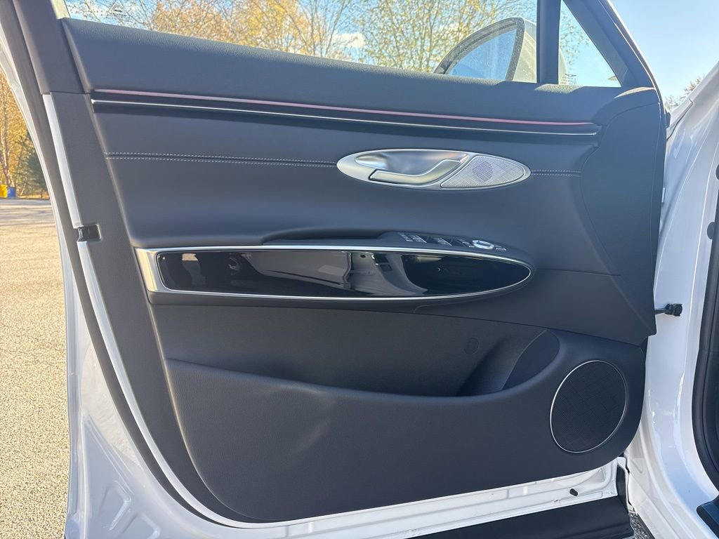 New 2026 Genesis GV70 2.5T image 12