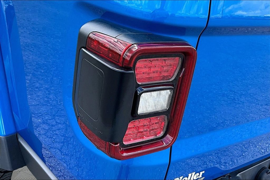Used 2021 Jeep Gladiator Mojave AWD/4WD image 31