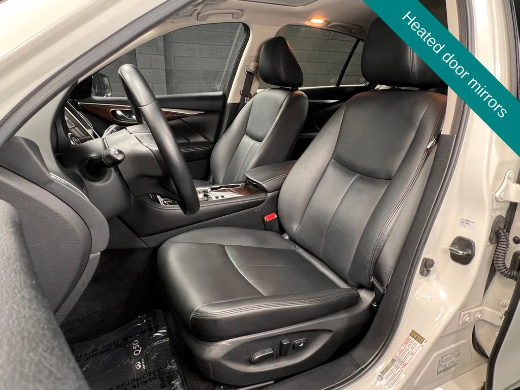 Used 2019 INFINITI Q50 Luxe w/ Essential Package (3.0T Luxe) image 4