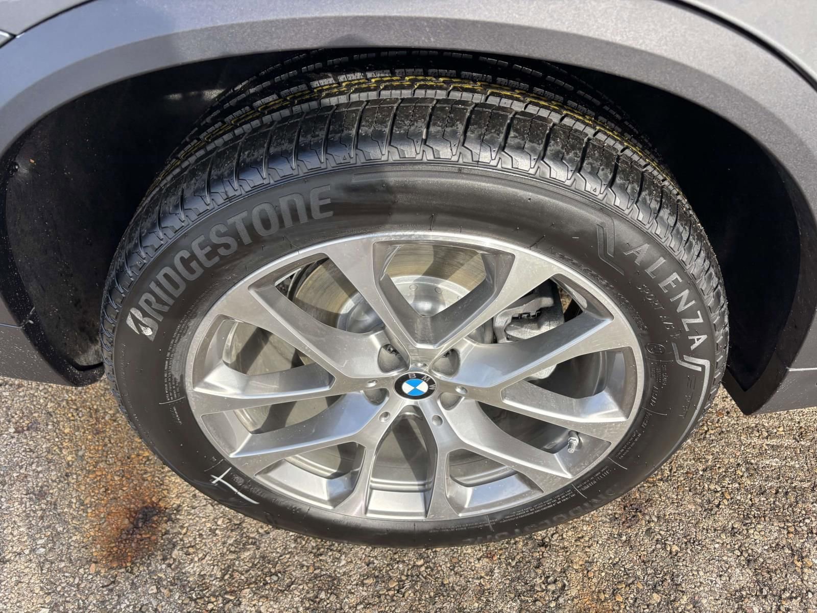 New 2026 BMW X5 xDrive40i w/ Climate Comfort Package AWD/4WD image 10