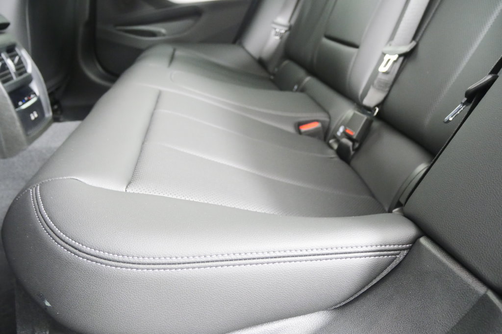 New 2026 BMW 330i Sedan w/ Convenience Package RWD image 15
