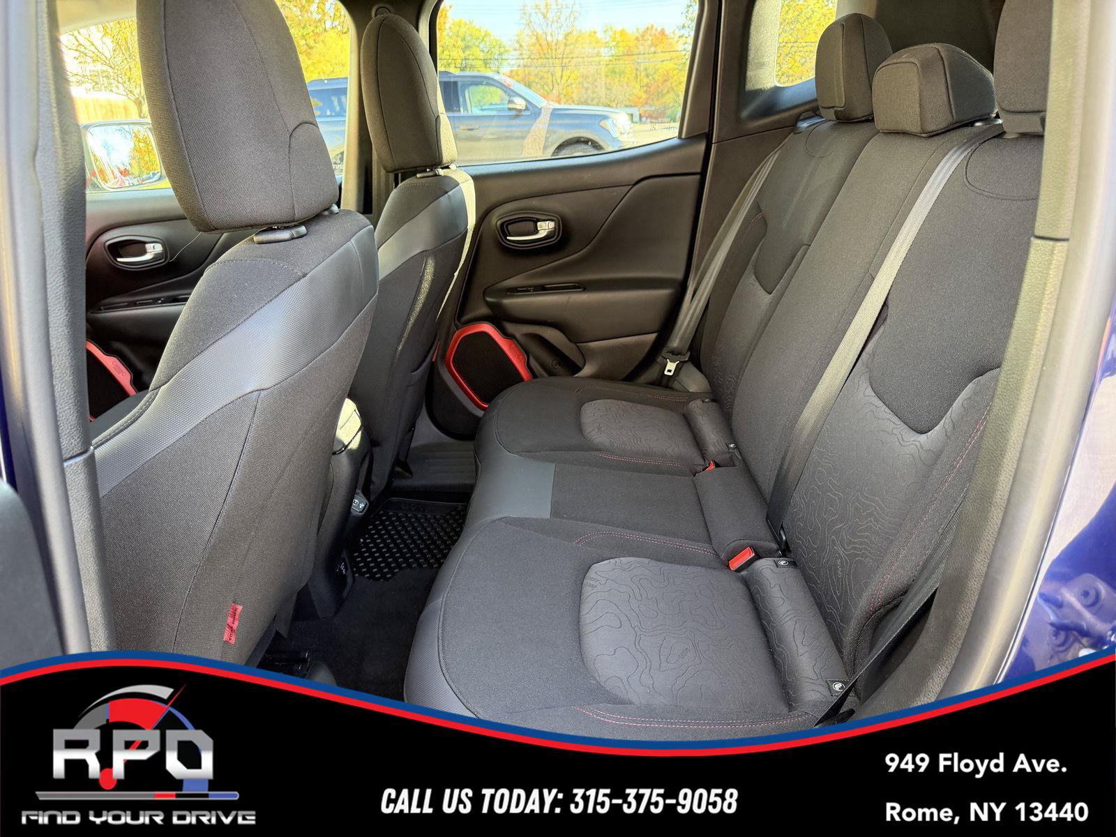 Used 2018 Jeep Renegade Trailhawk w/ Trailer Tow Group AWD/4WD image 30